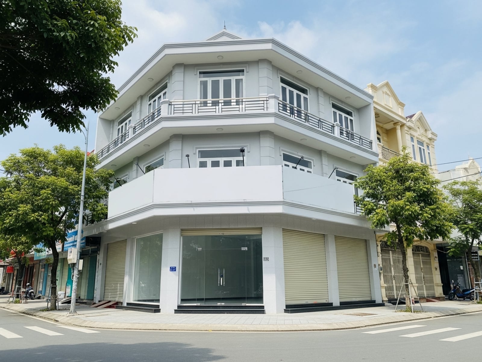 Nhà 3 tầng hai mặt thoáng, mặt tiền kinh doanh Tam Dương