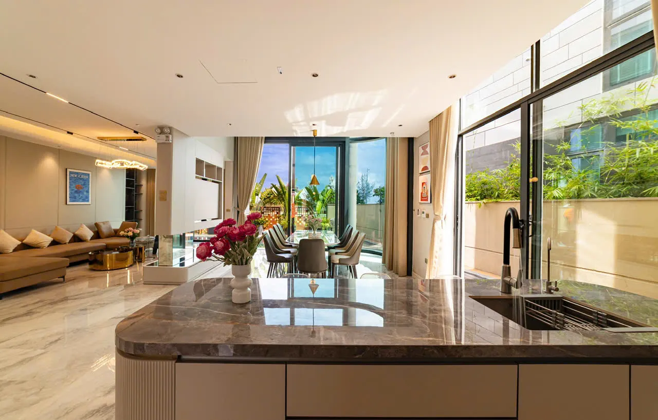 BT6-13 Regal Victoria — 6 Bedroom
